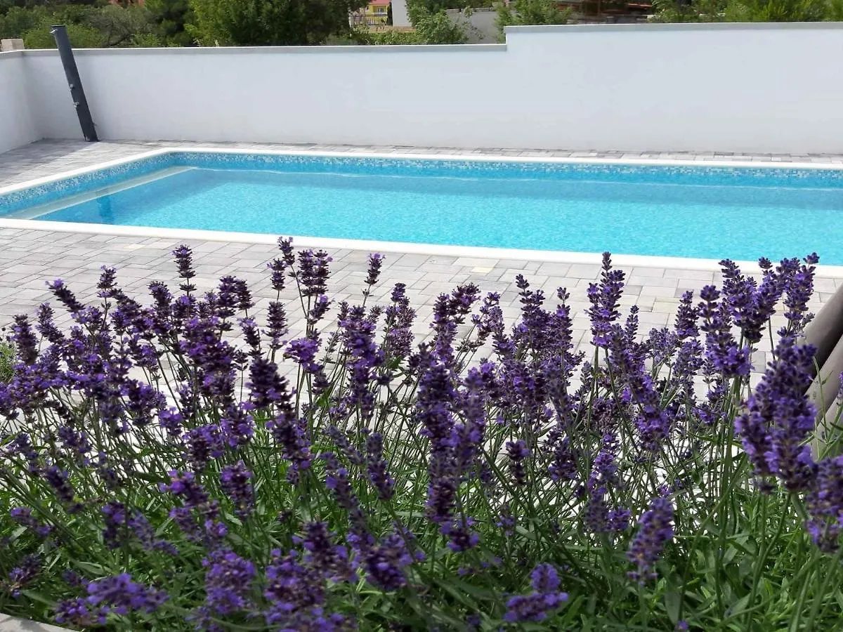 Apartments In Starigrad-Paklenica 41220