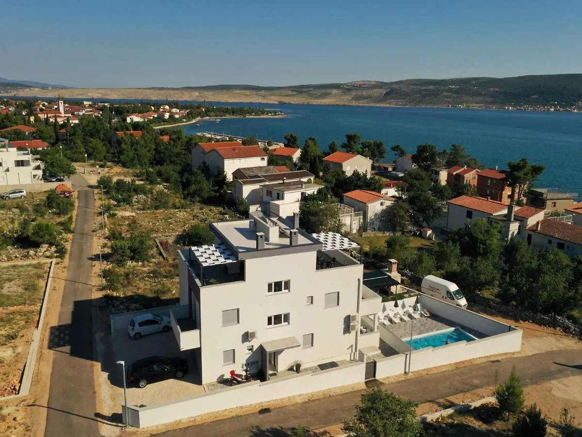 Apartments In Starigrad-Paklenica 41220