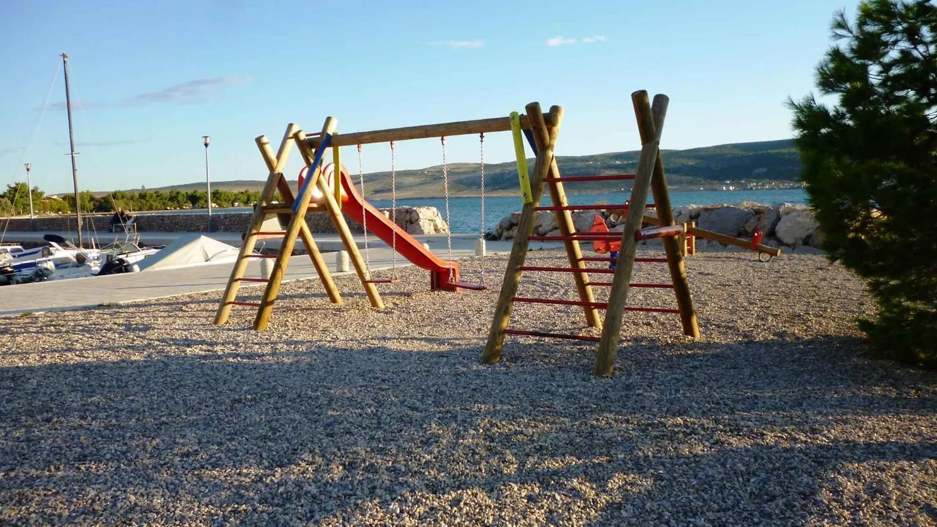 Apartments In Starigrad-Paklenica 41220